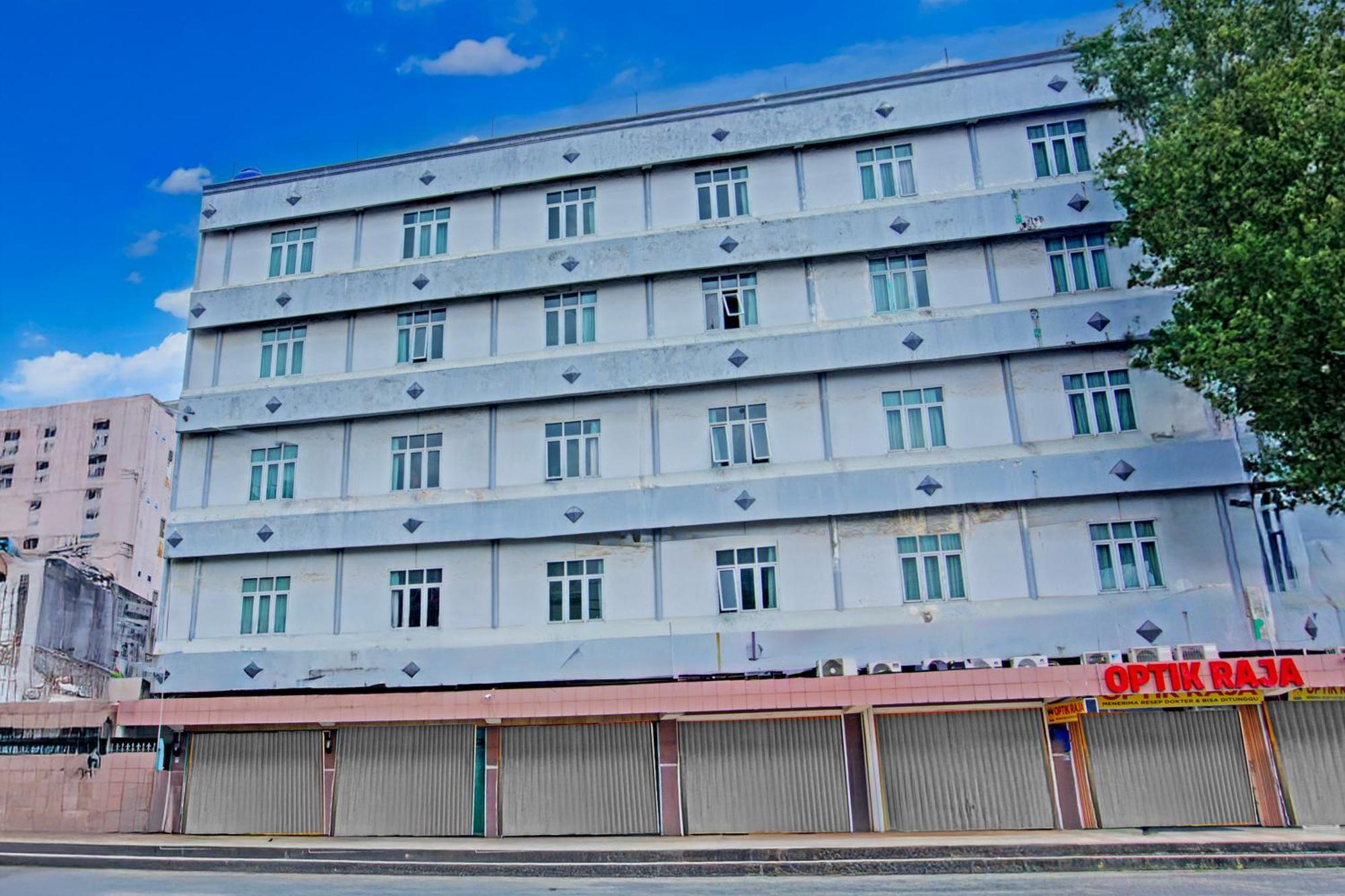 Townhouse Oak Palembang Near Jembatan Ampera Formerly Azzura Hotel Экстерьер фото