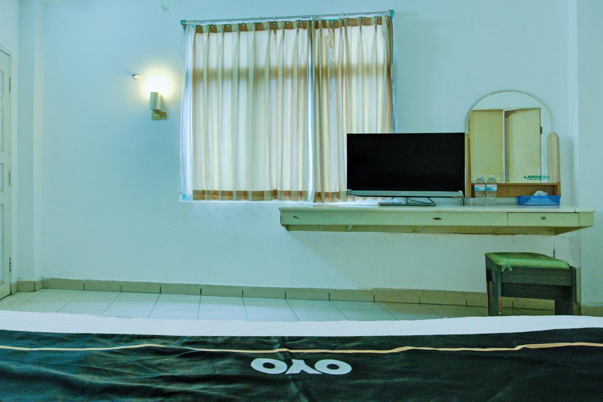 Townhouse Oak Palembang Near Jembatan Ampera Formerly Azzura Hotel Экстерьер фото